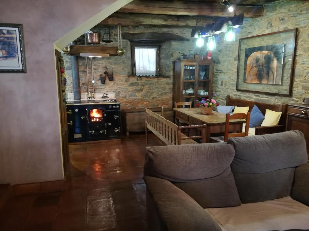 3 Negrillas Country house *
